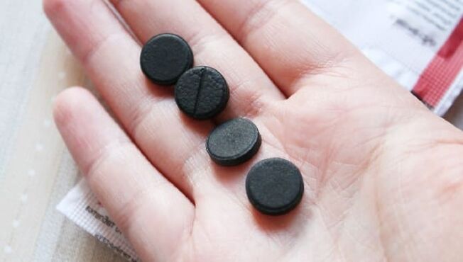 Activated charcoal for use during walnut tincture therapy